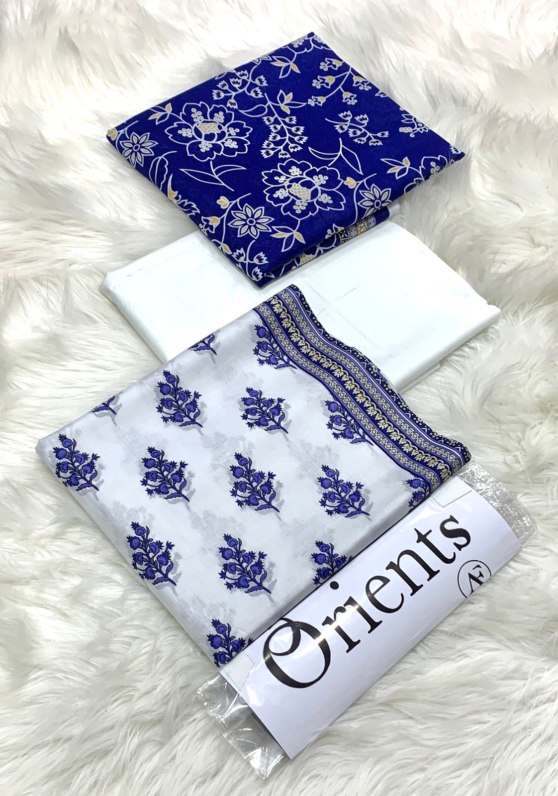 Orient’s Brand Lawn 3 Piece Suit with Voil Lawn Dupatta