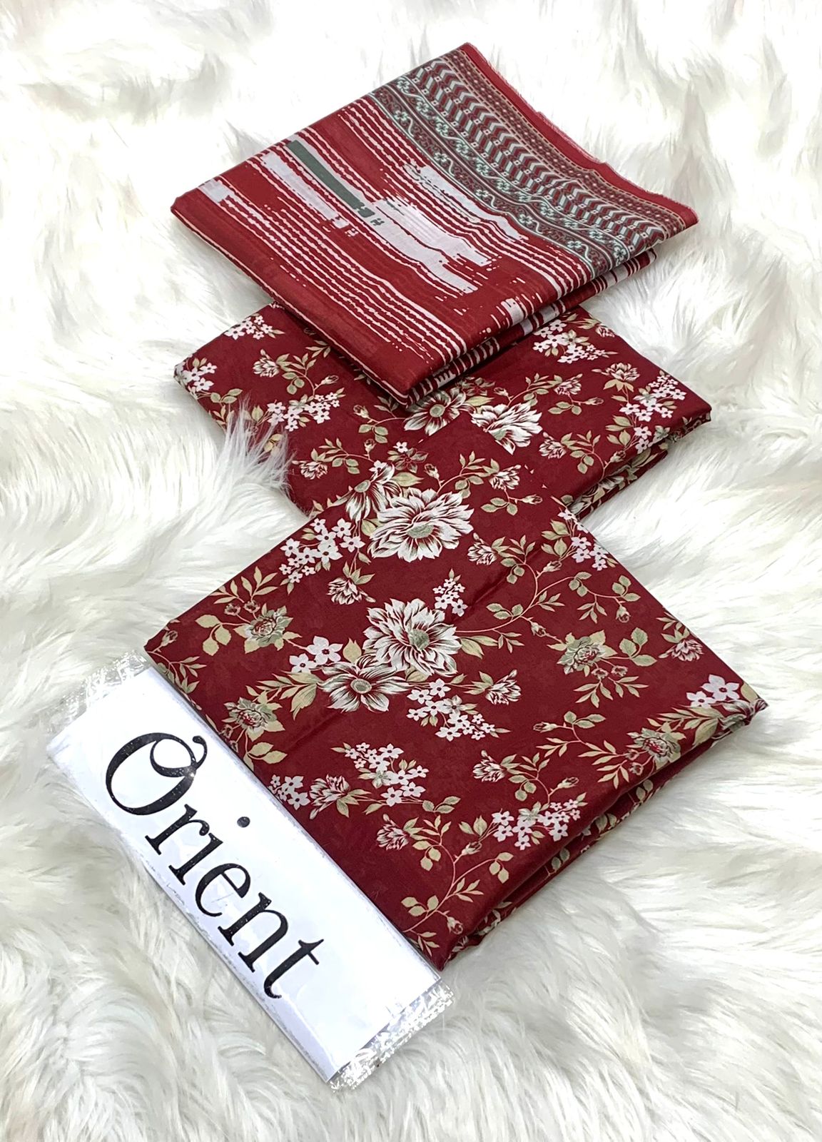 Orient’s Brand Lawn 3 Piece Suit with Voil Lawn Dupatta