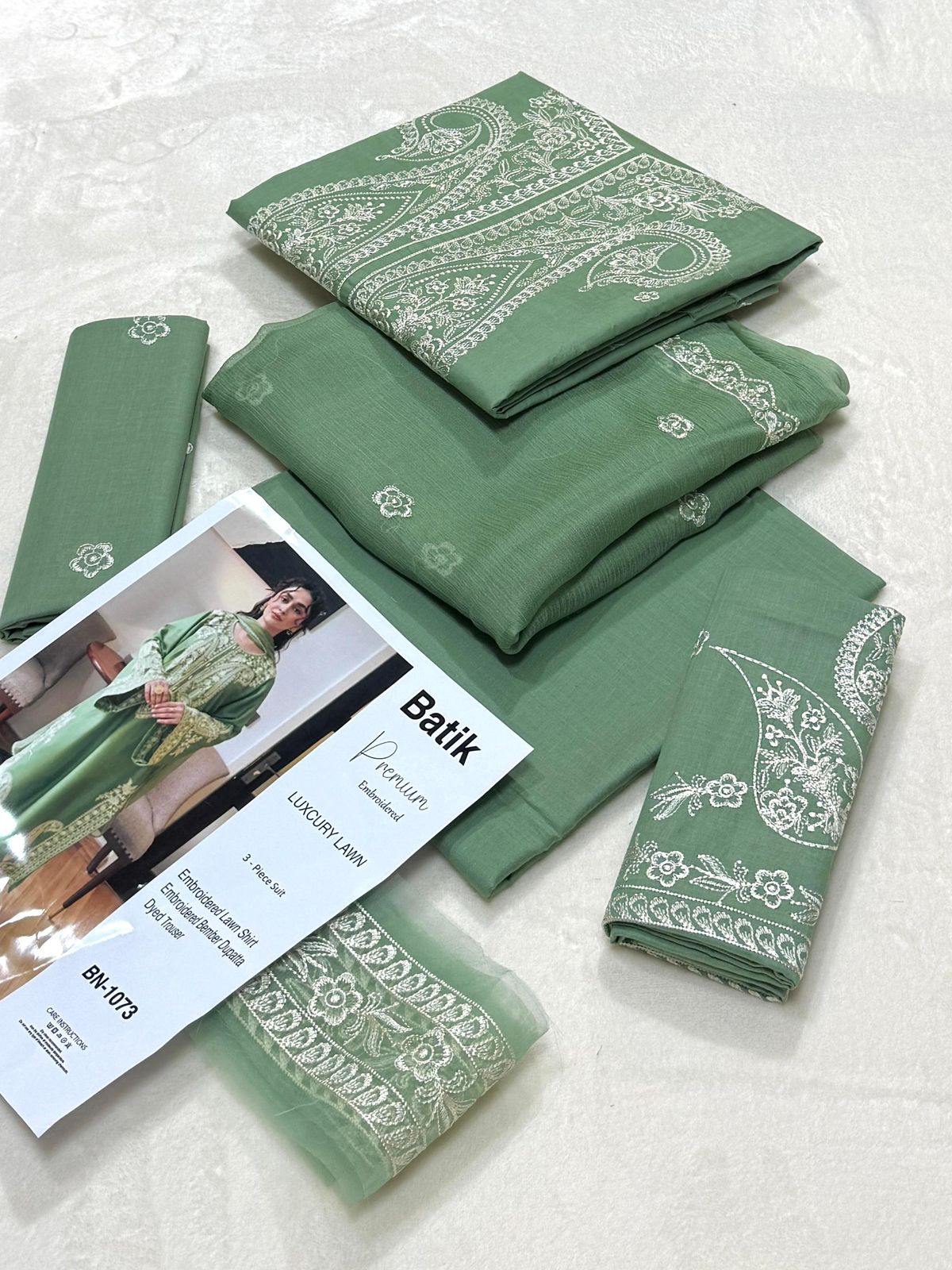 Designer Fancy Lawn 3PC Embroidered Suit with Chiffon Embroidered Dupatta