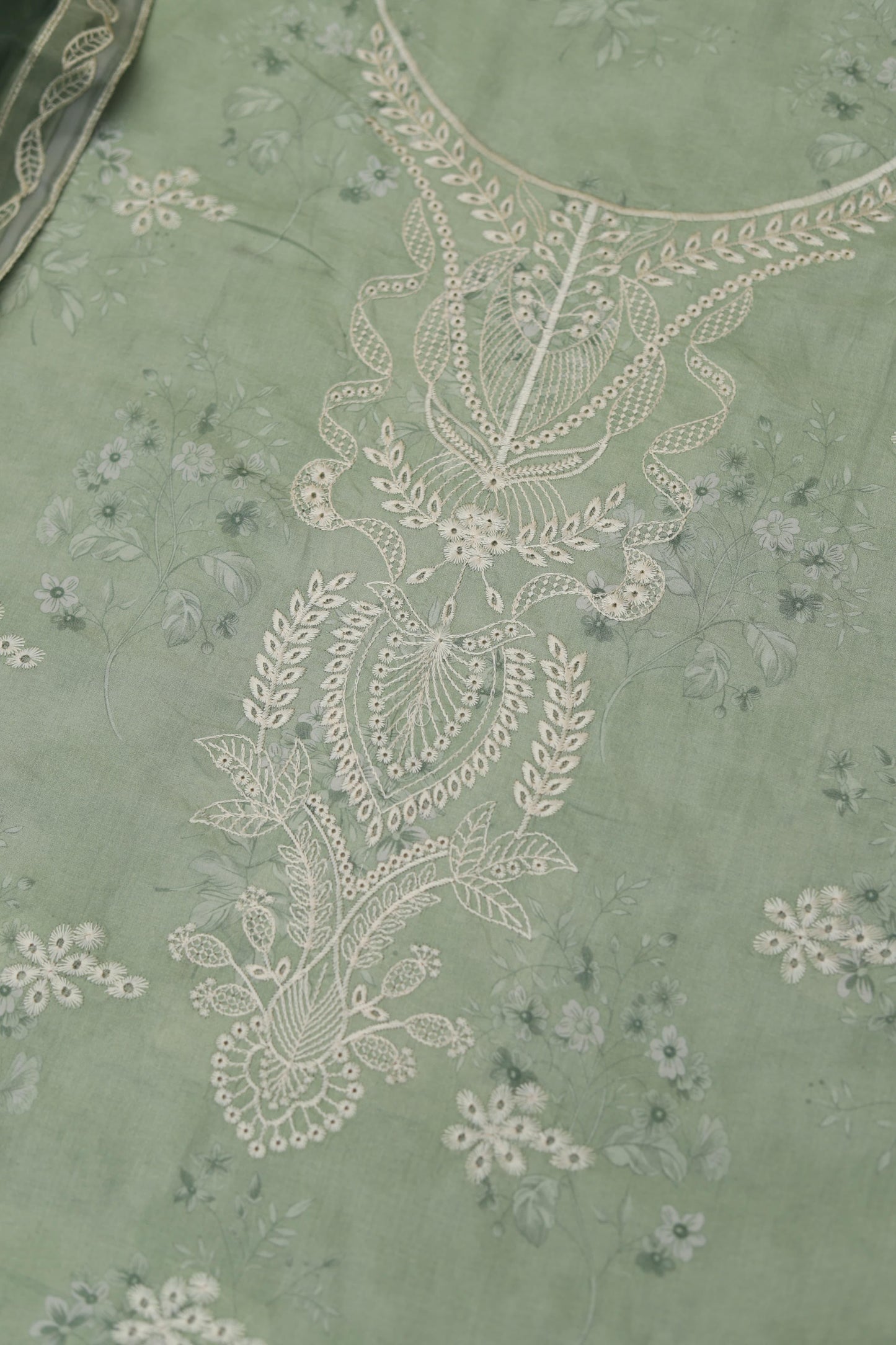 Embroidered 3 Piece Lawn Suit – Summer Collection 2026