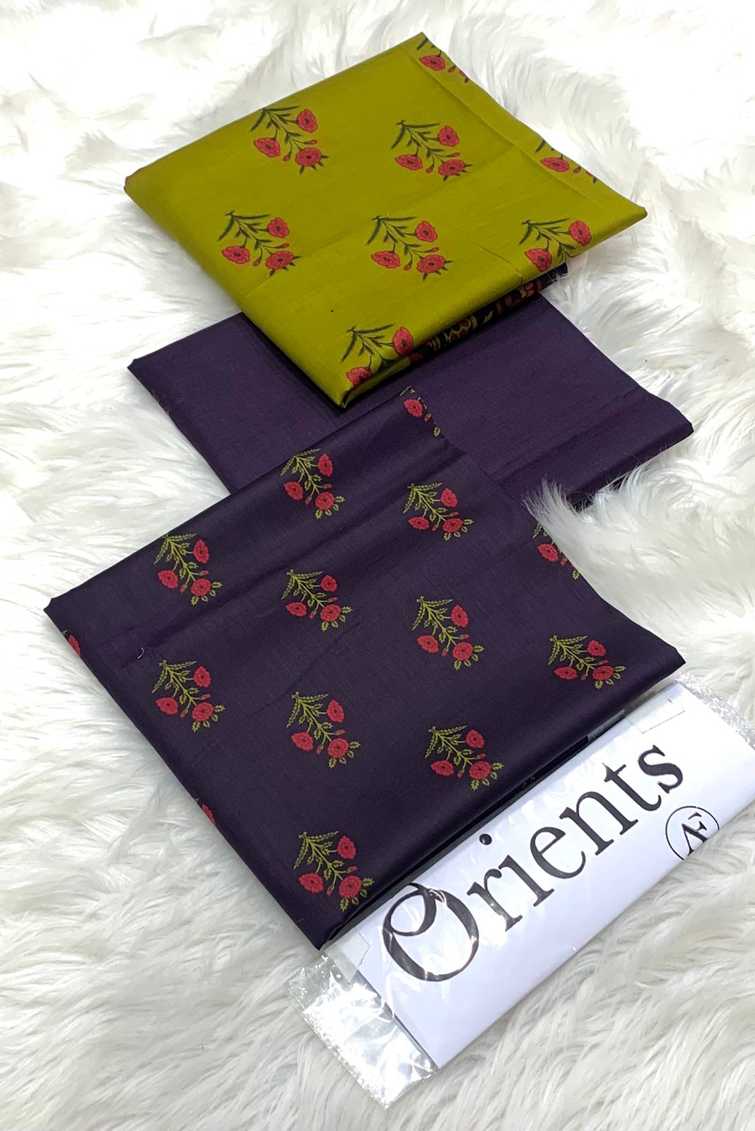 Orient’s Brand Lawn 3 Piece Suit with Voil Lawn Dupatta