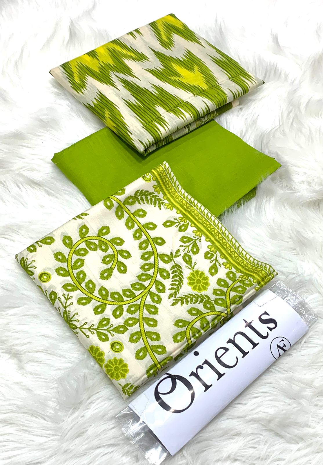 Orient’s Brand Lawn 3 Piece Suit with Voil Lawn Dupatta